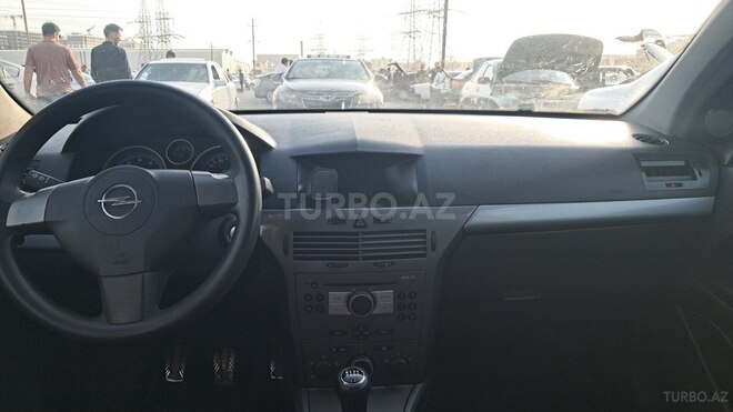 Opel Astra 2004, 254,000 km - 1.4 l - İsmayıllı