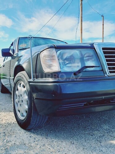 Mercedes E 200 1993, 401,468 km - 2.0 l - Bakı