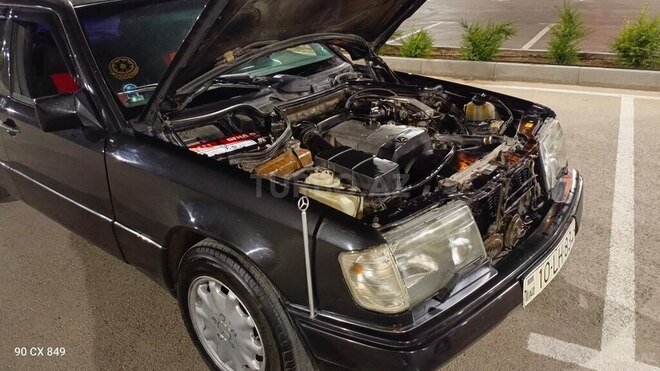 Mercedes E 200 1993, 401,468 km - 2.0 l - Bakı