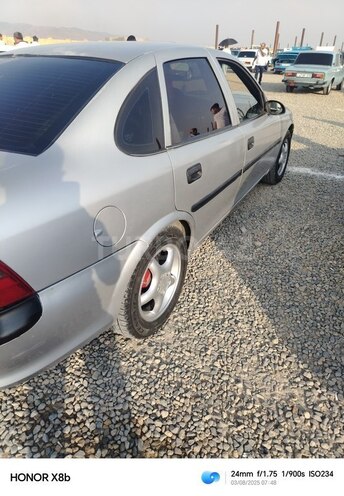 Opel Vectra 1997, 15,000 km - 2.0 l - Gəncə