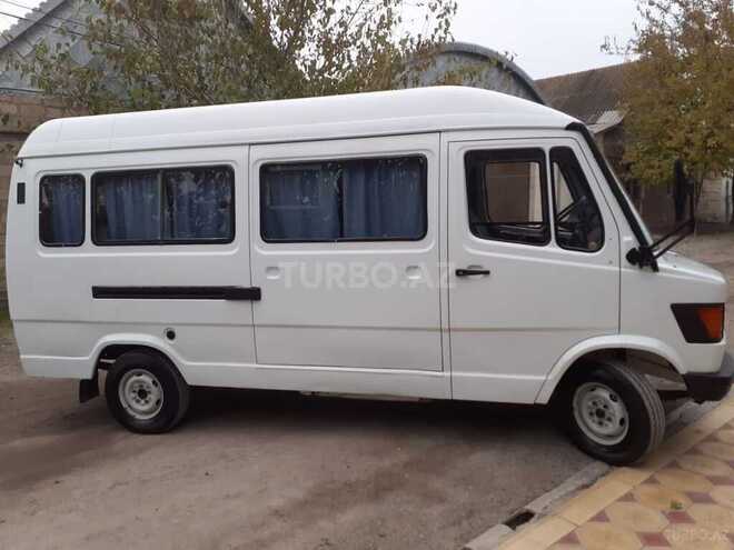 Mercedes 208 D 1995, 230,000 km - 2.3 l - Gəncə