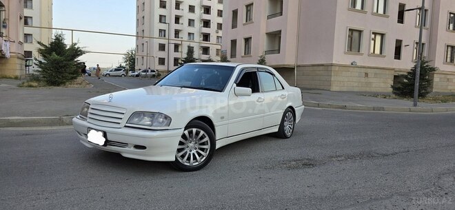 Mercedes C 240-11