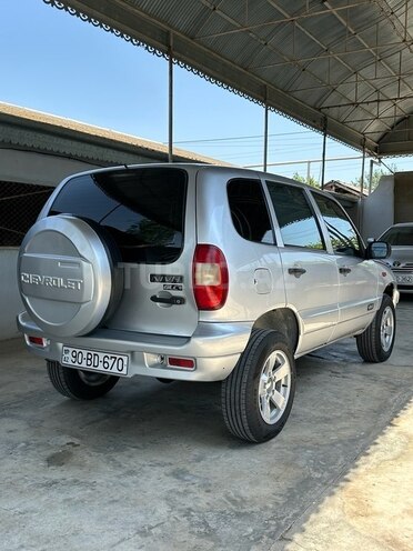 Chevrolet Niva 2007, 199,000 km - 1.7 l - Yevlax