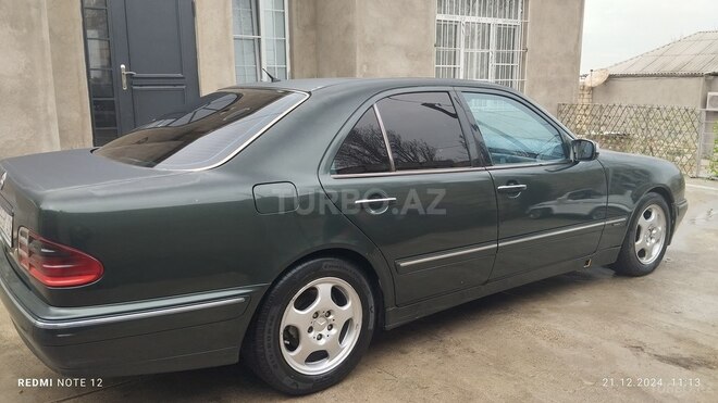 Mercedes E 220 d 2000, 412,000 km - 2.2 л - Sumqayıt
