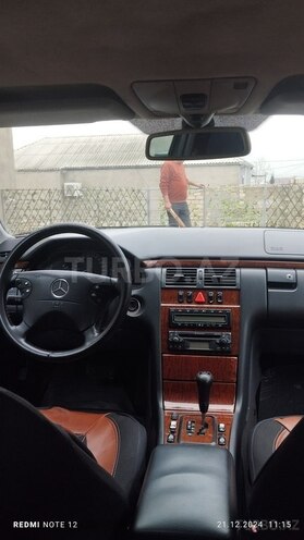 Mercedes E 220 d 2000, 412,000 km - 2.2 л - Sumqayıt