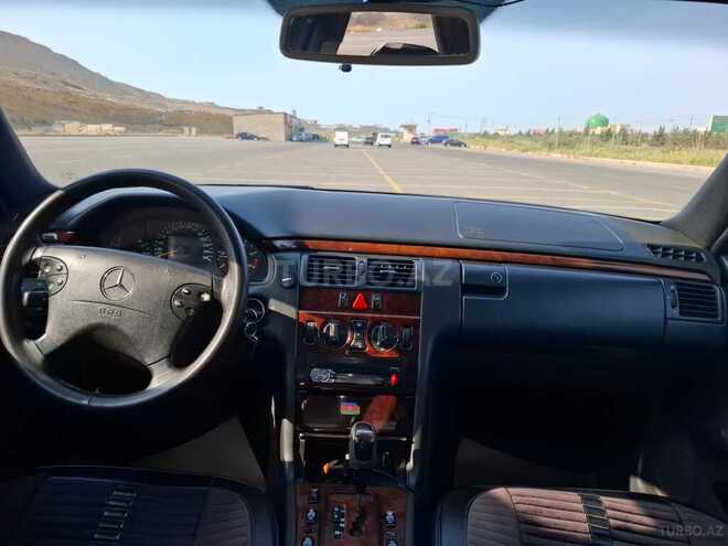 Mercedes E 220 d 2001, 432,500 km - 2.2 l - Bakı