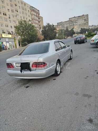 Mercedes E 220 d 2001, 432,500 km - 2.2 l - Bakı