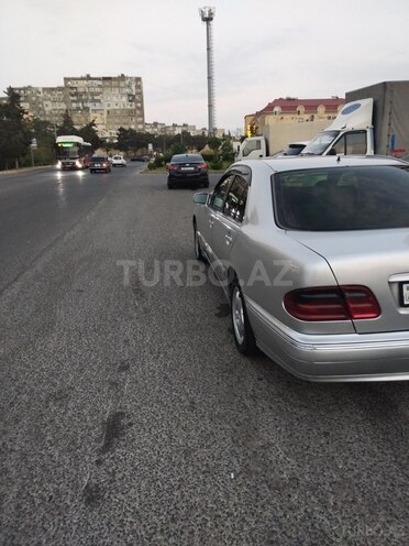 Mercedes E 220 d 2001, 432,500 km - 2.2 l - Bakı
