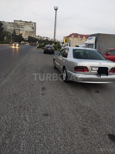 Mercedes E 220 d 2001, 432,500 km - 2.2 l - Bakı