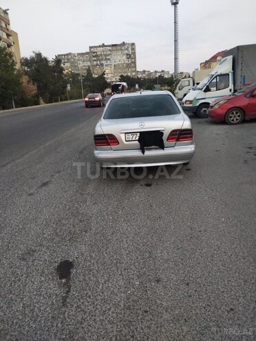 Mercedes E 220 d 2001, 432,500 km - 2.2 l - Bakı