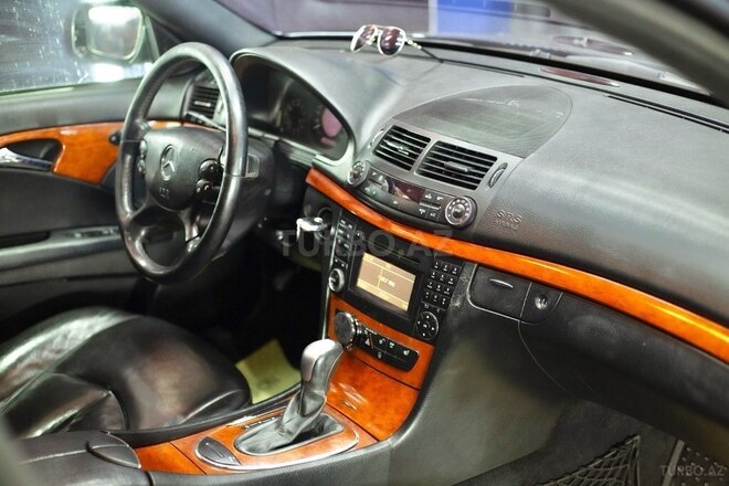 Mercedes E 220 d 2009, 202,673 km - 2.2 l - Sumqayıt
