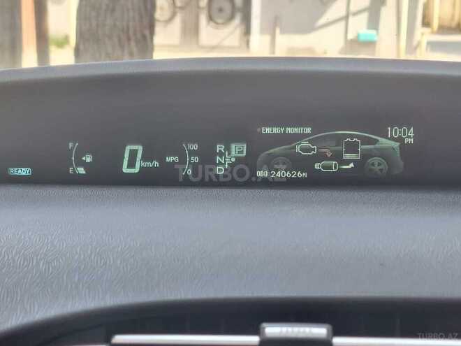 Toyota Prius 2013, 240,000 km - 1.8 l - Bakı