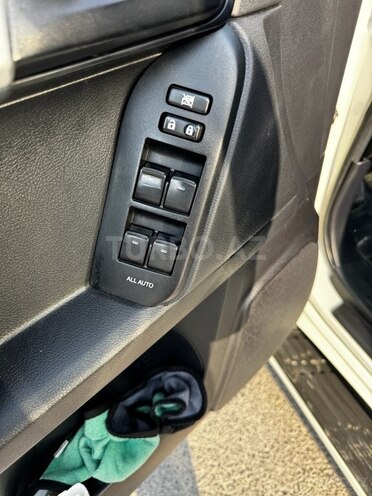 Toyota Land Cruiser Prado 2015, 95,000 km - 2.7 л - Bakı