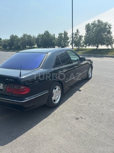 Mercedes E 240 1999, 310,000 km - 2.4 л - Sumqayıt