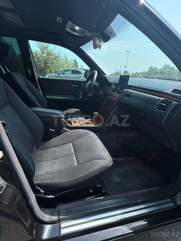 Mercedes E 240 1999, 310,000 km - 2.4 л - Sumqayıt
