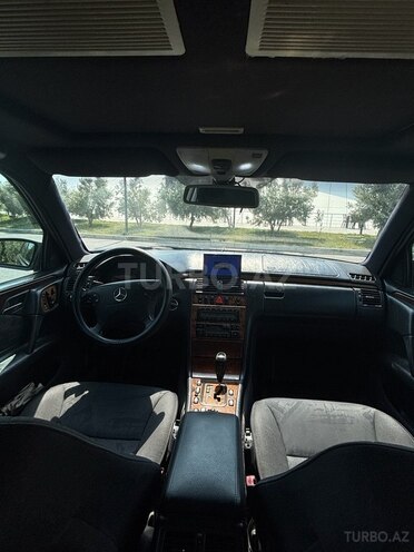 Mercedes E 240 1999, 310,000 km - 2.4 л - Sumqayıt