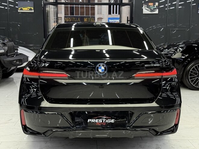 BMW i7 2023, 18,000 km - 0.0 l - Bakı