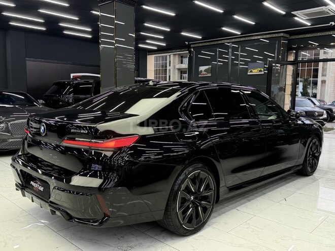 BMW i7 2023, 18,000 km - 0.0 l - Bakı