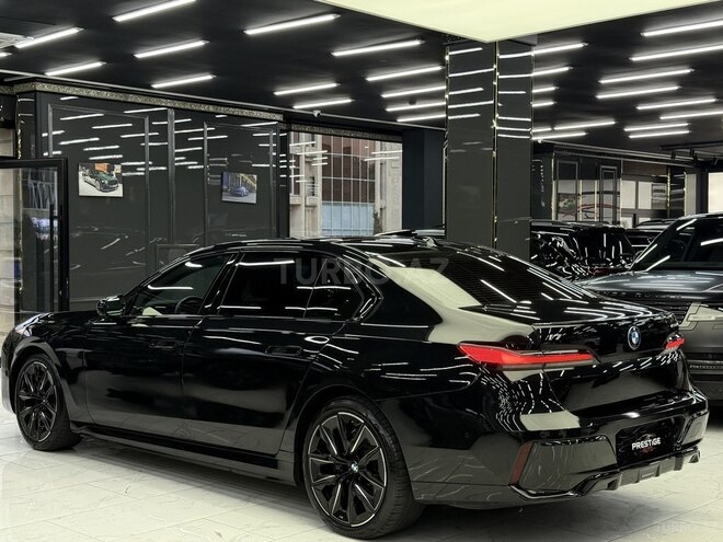 BMW i7 2023, 18,000 km - 0.0 l - Bakı