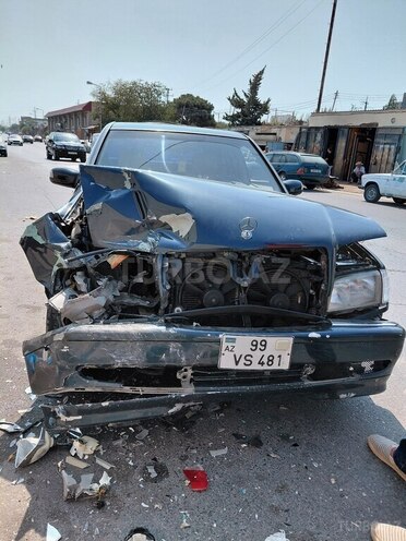 Mercedes C 220 d 1995, 326,000 km - 2.2 л - Bakı