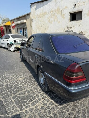 Mercedes C 220 d 1995, 326,000 km - 2.2 л - Bakı