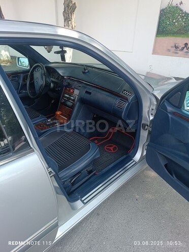 Mercedes E 230 1995, 374,000 km - 2.3 l - Quba