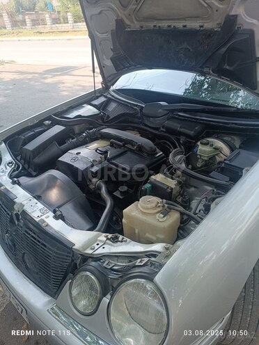 Mercedes E 230 1995, 374,000 km - 2.3 l - Quba