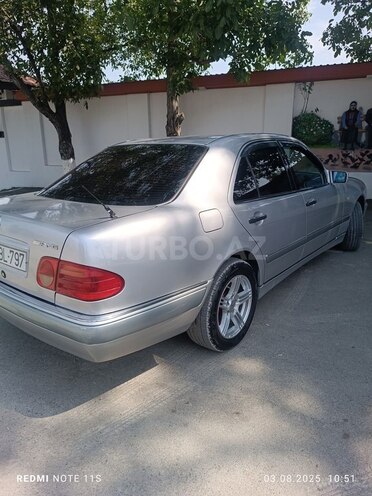 Mercedes E 230 1995, 374,000 km - 2.3 l - Quba