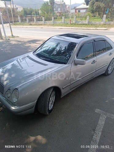 Mercedes E 230 1995, 374,000 km - 2.3 l - Quba