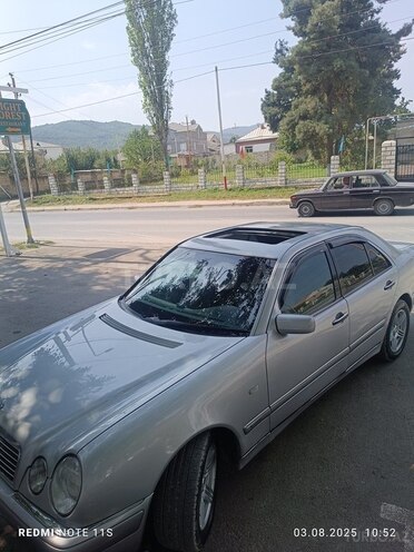 Mercedes E 230 1995, 374,000 km - 2.3 l - Quba