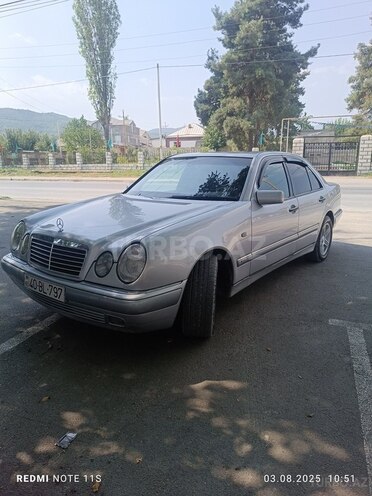 Mercedes E 230 1995, 374,000 km - 2.3 l - Quba
