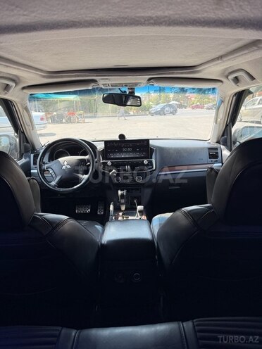 Mitsubishi Pajero 2008, 320,000 km - 3.2 л - Bakı