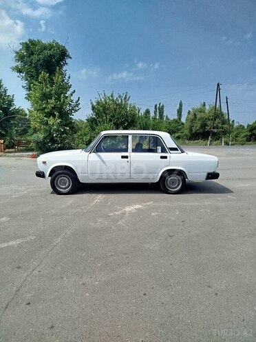 LADA (VAZ) 2107 2005, 79,000 km - 1.6 l - Qax