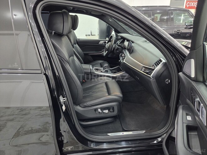 BMW X7-15