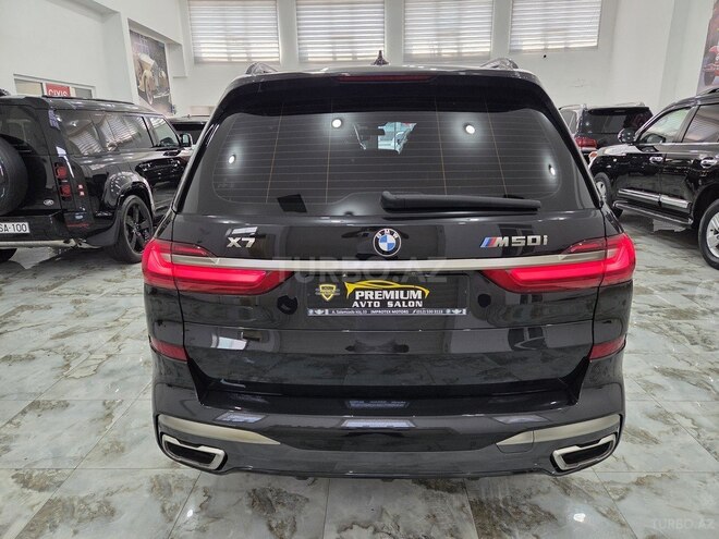 BMW X7-4