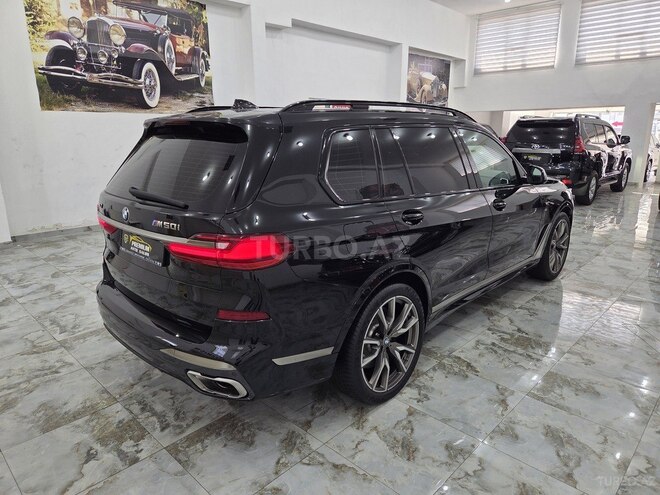BMW X7-6