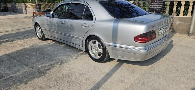 Mercedes E 220 d 2001, 403 km - 2.2 л - Bakı