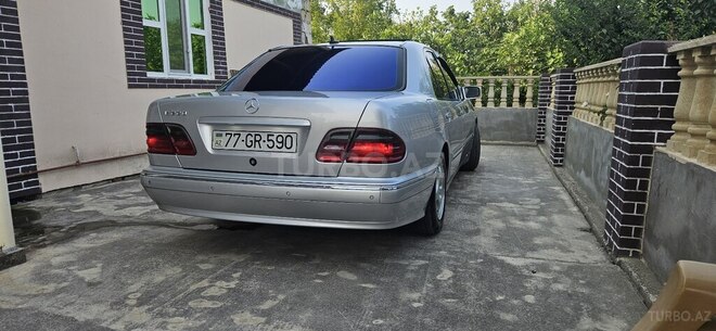 Mercedes E 220 d 2001, 403 km - 2.2 л - Bakı