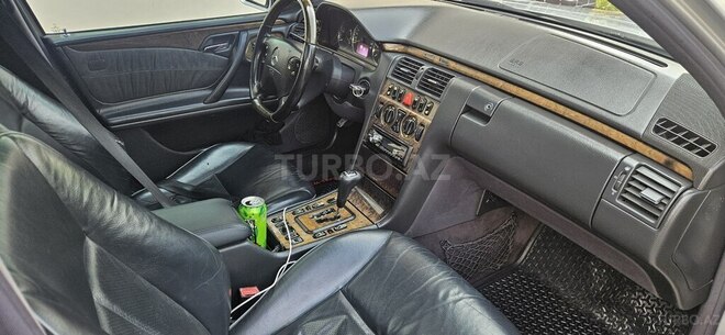 Mercedes E 220 d 2001, 403 km - 2.2 л - Bakı