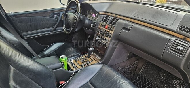 Mercedes E 220 d 2001, 403 km - 2.2 л - Bakı