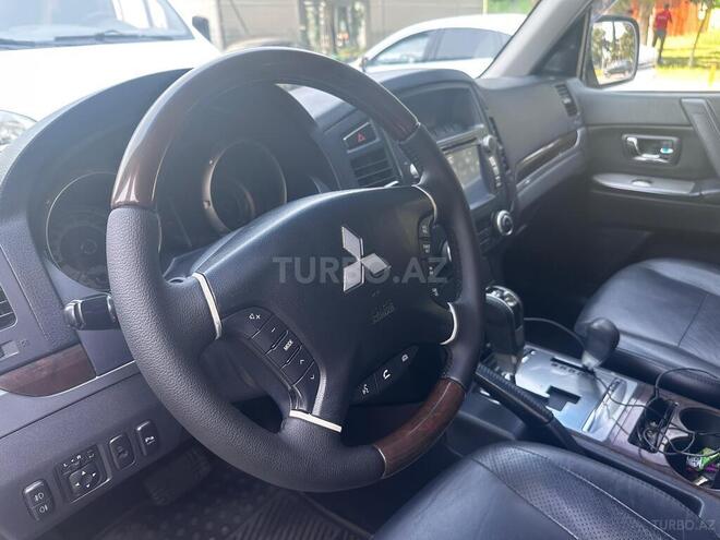 Mitsubishi Pajero 2011, 186,000 km - 3.5 l - Bakı