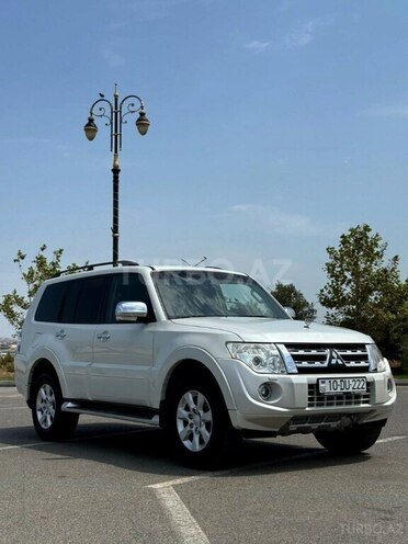 Mitsubishi Pajero 2012, 335,000 km - 3.5 л - Bakı