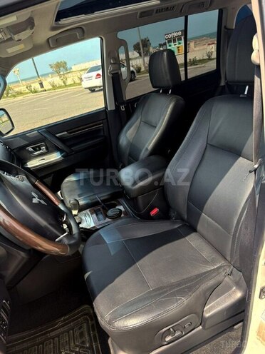 Mitsubishi Pajero 2012, 335,000 km - 3.5 л - Bakı