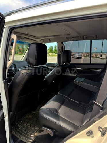 Mitsubishi Pajero 2012, 335,000 km - 3.5 л - Bakı