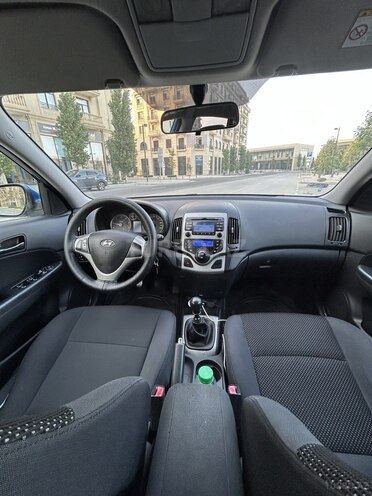 Hyundai i30 2009, 318,000 km - 1.6 л - Bakı