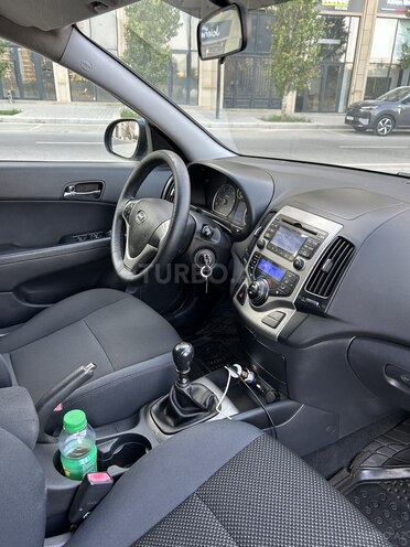 Hyundai i30 2009, 318,000 km - 1.6 л - Bakı