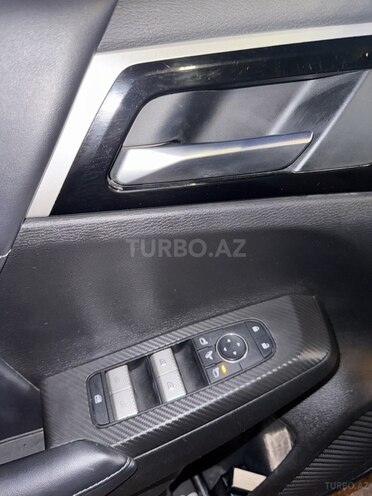 Mitsubishi Outlander-12