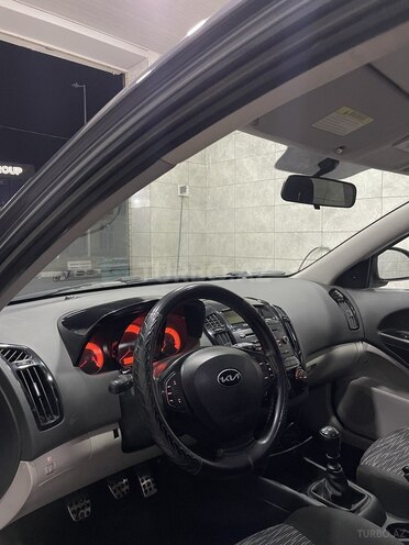Kia  2008, 268,500 km - 1.6 l - Bakı