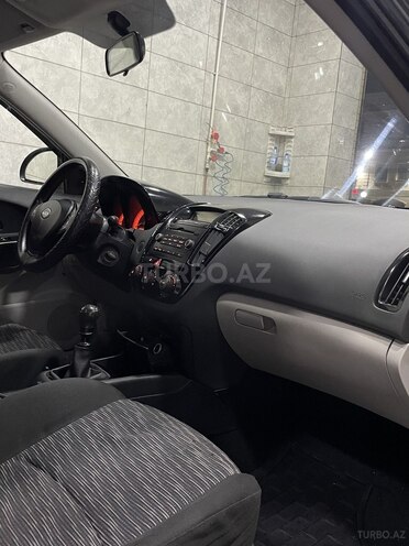 Kia  2008, 268,500 km - 1.6 l - Bakı