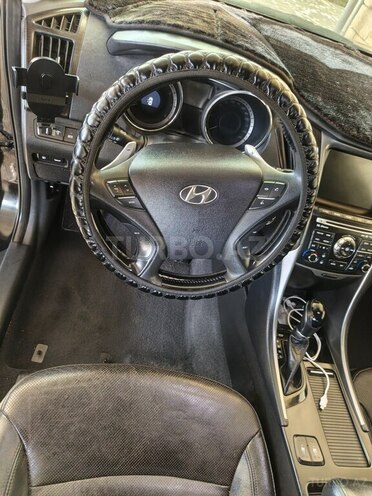 Hyundai Sonata 2011, 200,000 km - 2.0 l - Salyan